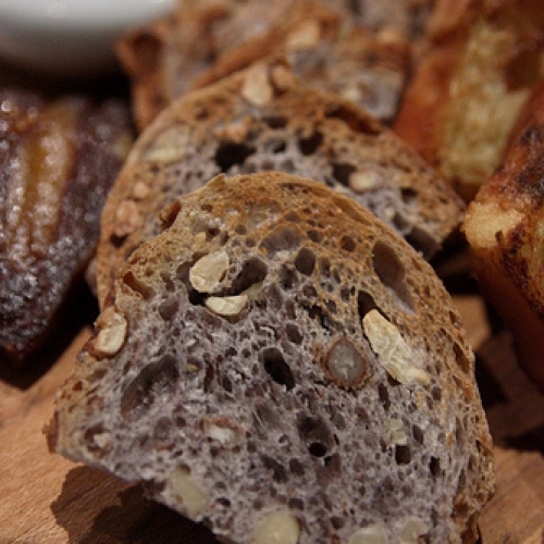 Pane alle noci con uvetta